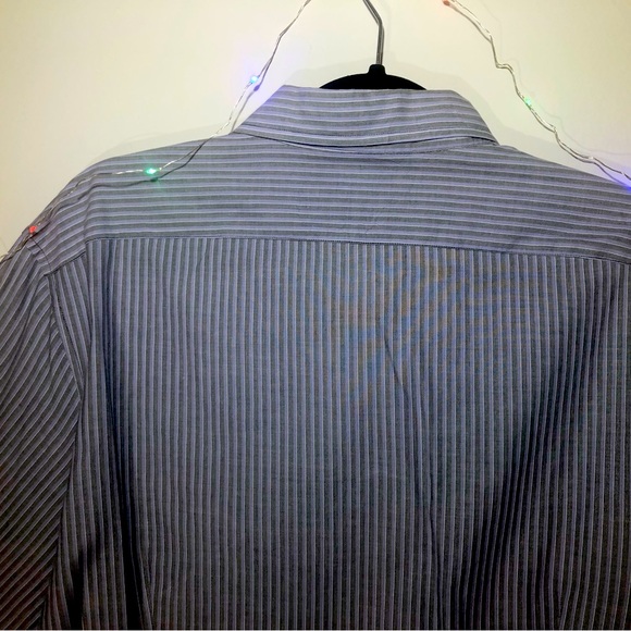 John Varvatos striped button down shirt. Play or Pro, M or F. A standout. XL - Picture 6 of 9